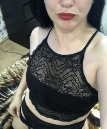 Кокетливая развратница приглашает в гости состоятельного мужчину для приятного времяпровождения. Все по-взрослому и страстно. 929, 35 лет